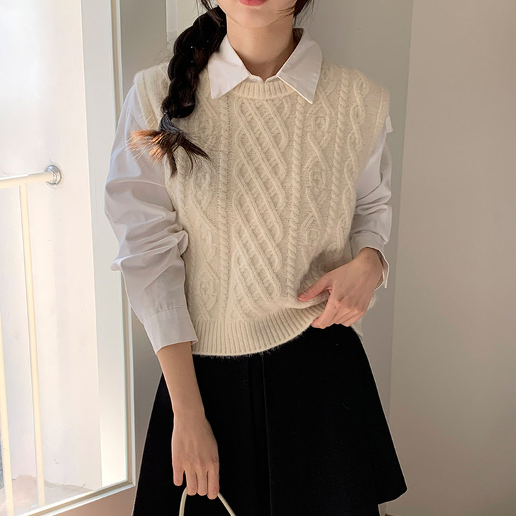 (レイヤードコーデ/ラブリーカジュアルアイテム♡) エフォレット セミクロップ フィッシャー ケーブル ニットベスト IVORY