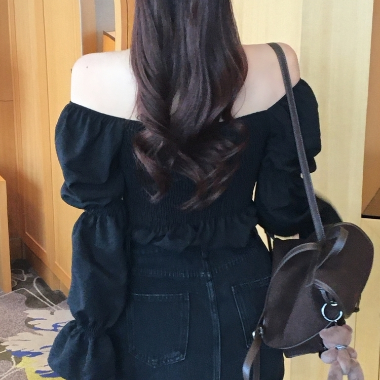 シースルーオフショルダーシャーリングブラウス BLACK