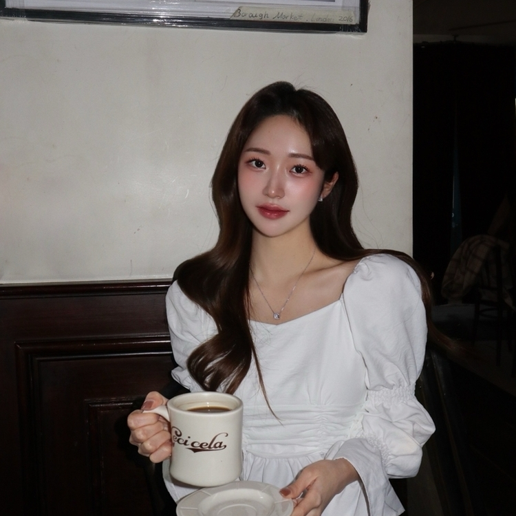 シースルーオフショルダーシャーリングブラウス WHITE