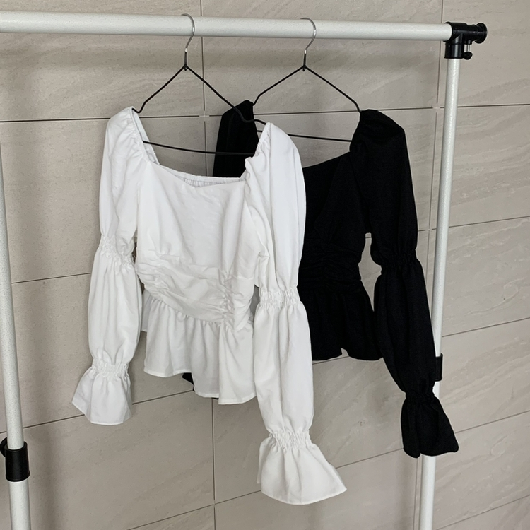 シースルーオフショルダーシャーリングブラウス