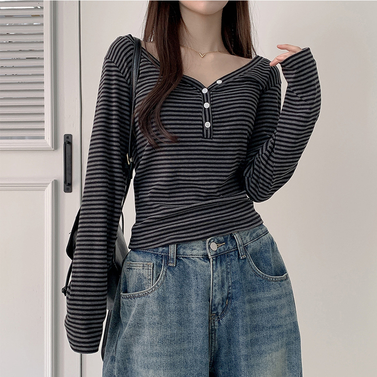 Vネックボタンストライプ長袖Tシャツ