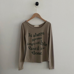 スリムレタリング長袖Tシャツ