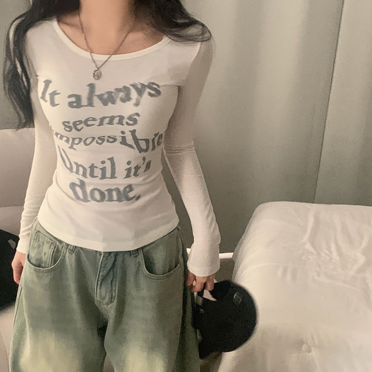 スリムレタリング長袖Tシャツ IVORY