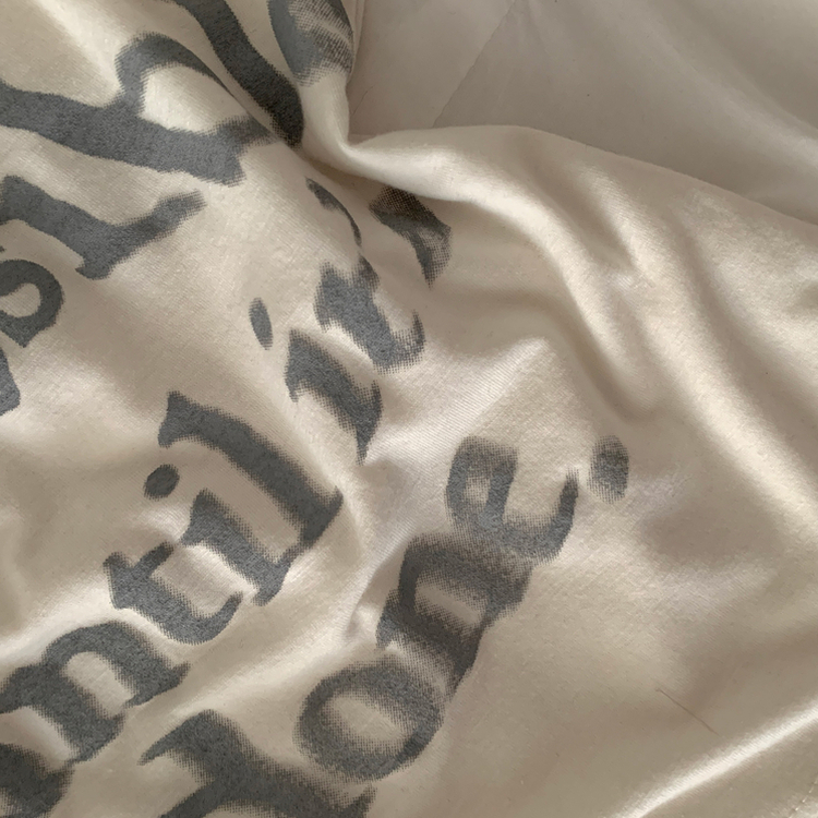 スリムレタリング長袖Tシャツ