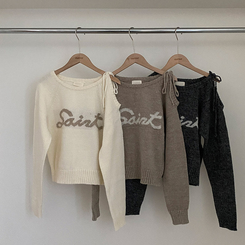 세인트 오프숄더 리본 레터링 니트