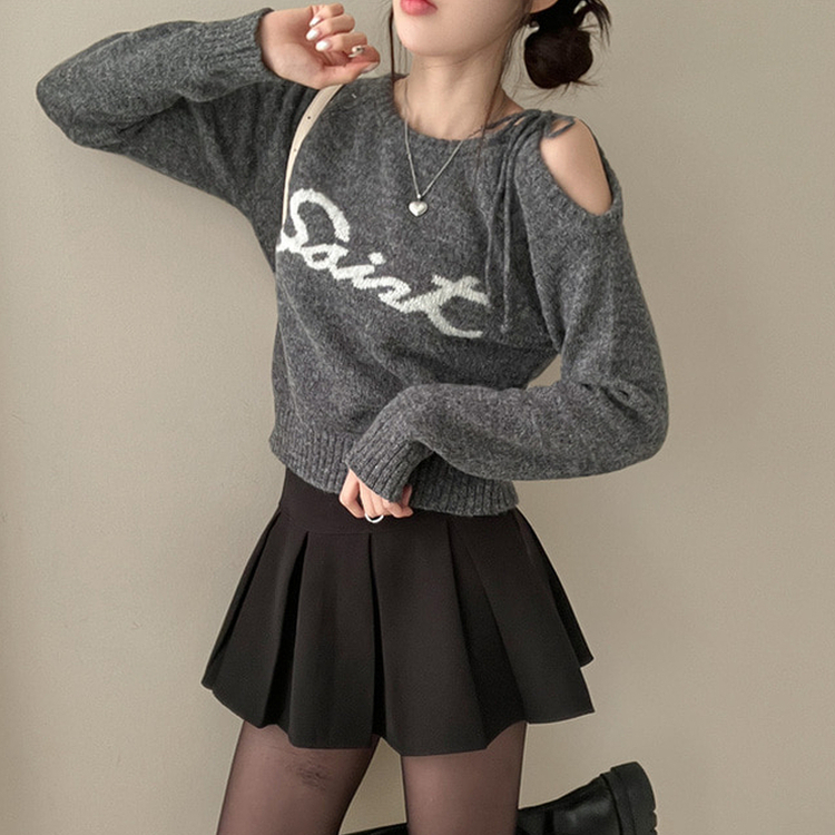 세인트 오프숄더 리본 레터링 니트 차콜