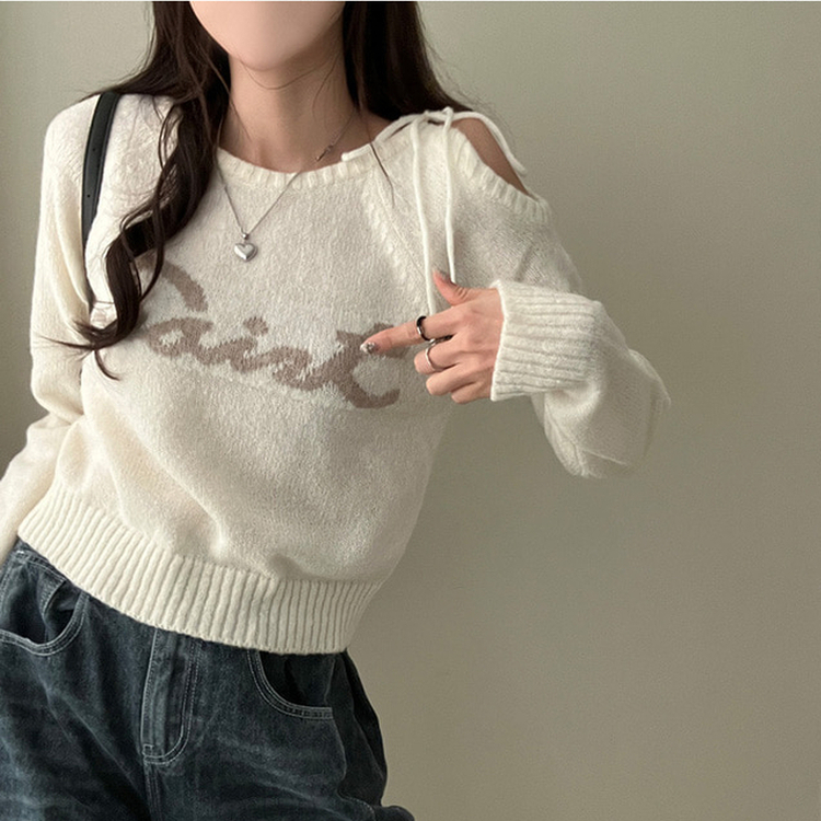 세인트 오프숄더 리본 레터링 니트 아이보리