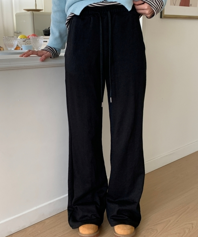 バンディングスリムブーツカットトレーニングパンツ BLACK