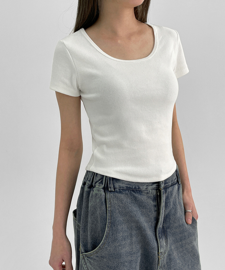 カインラウンドUネック半袖Tシャツ IVORY