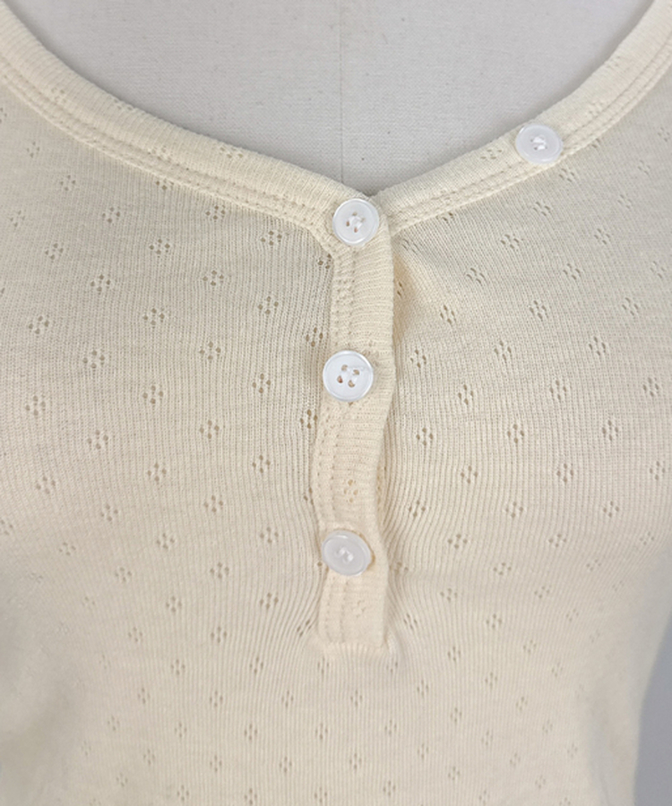 VネックボタンセミクロップTシャツ