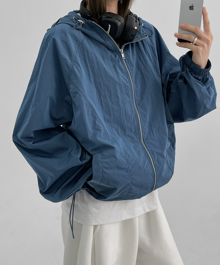 グロッシーウィンドブレーカー BLUE
