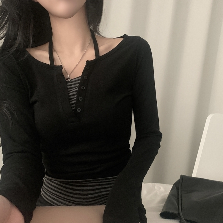 투톤 스트라이프 배색 홀터 레이어드 긴팔티셔츠 2color 블랙