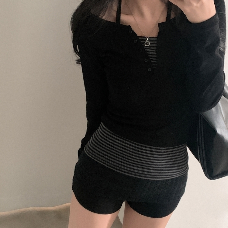 투톤 스트라이프 배색 홀터 레이어드 긴팔티셔츠 2color 블랙
