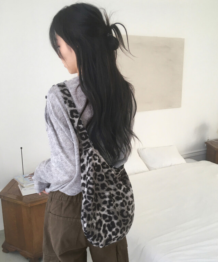 レオパードクロスショルダーバッグバッグ GREY