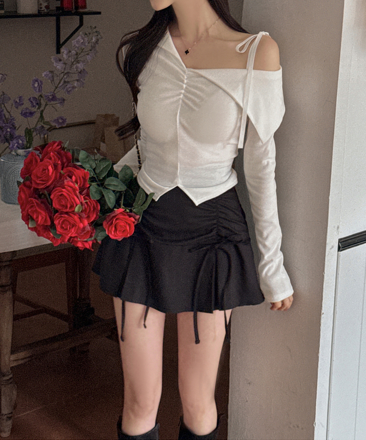 オフショルダースリットクロップ長袖Tシャツ IVORY