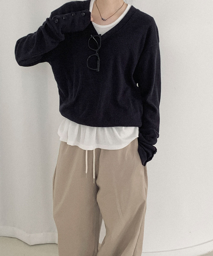 ウールボタンVネックニット NAVY
