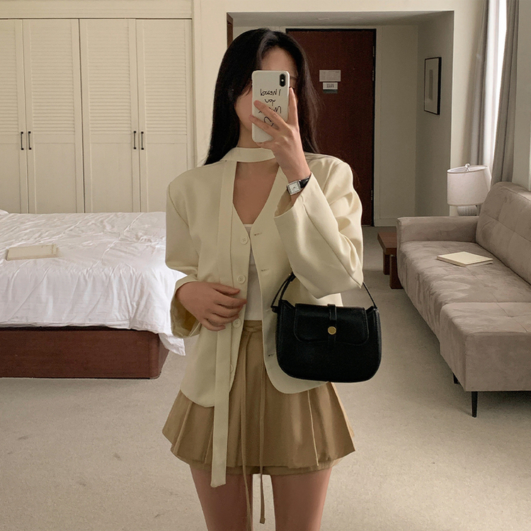 【タイ付き】ノーカラーショートVネックジャケット IVORY