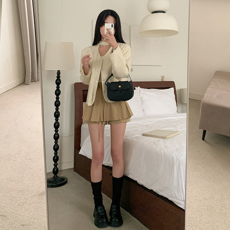 【タイ付き】ノーカラーショートVネックジャケット IVORY
