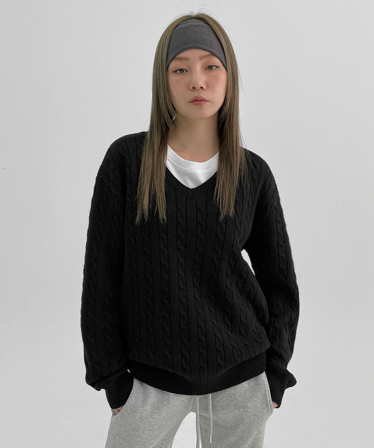 ケーブルVネックニット BLACK
