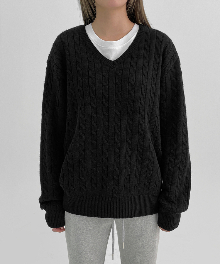 ケーブルVネックニット BLACK