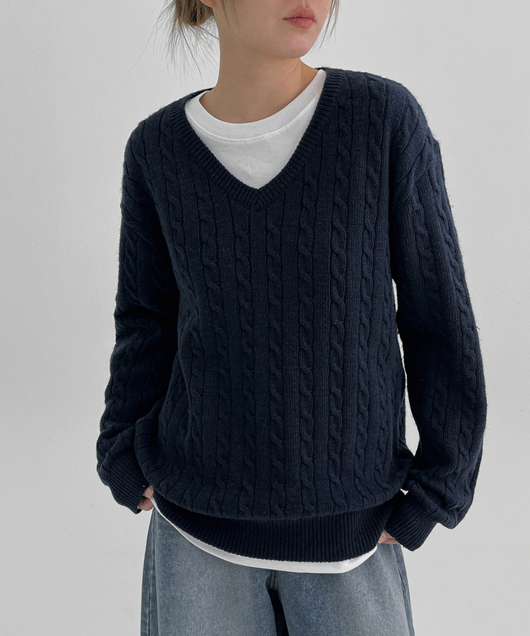 ケーブルVネックニット NAVY