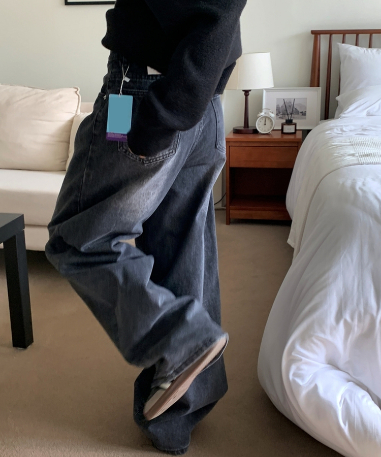 ナチュラルウォッシングワイドジーンズ BLACK DENIM