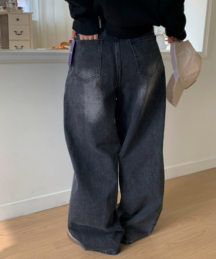 ナチュラルウォッシングワイドジーンズ BLACK DENIM
