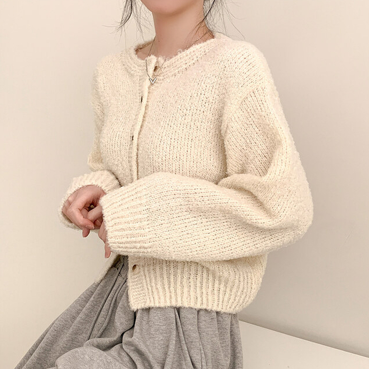 ドモモンラウンドネックニットセミクロップルーズフィットカーディガン IVORY