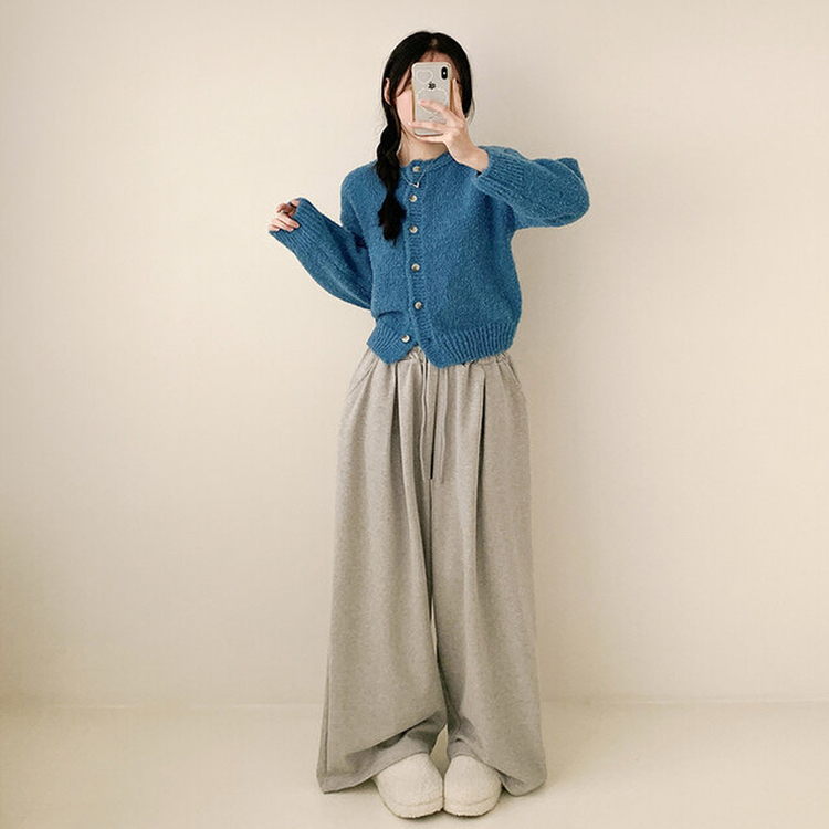 ドモモンラウンドネックニットセミクロップルーズフィットカーディガン BLUE