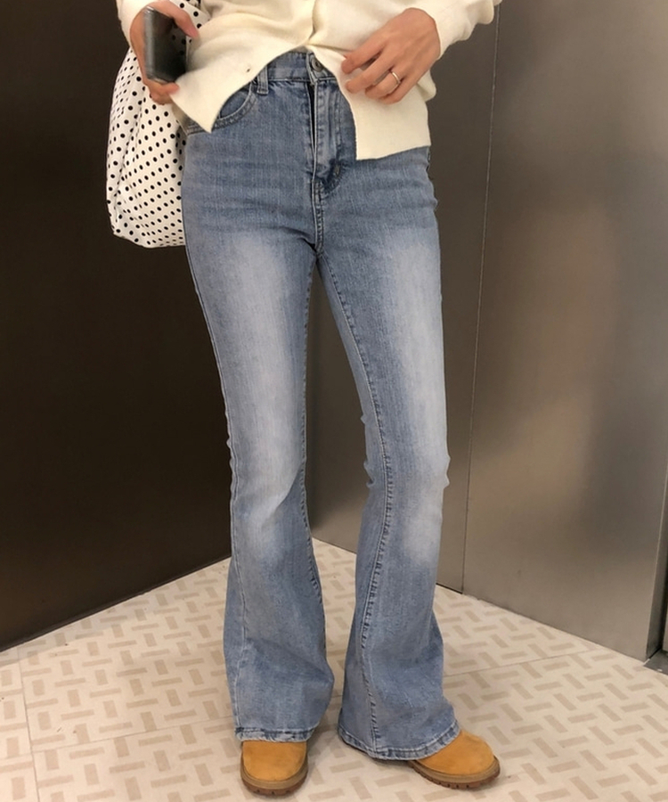 ポケットスリムブーツカットフレアジーンズ LIGHT DENIM