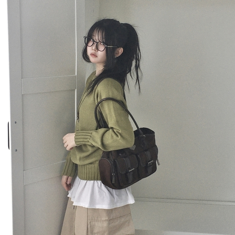 ラウンドネック基本ニット(7color) KHAKI