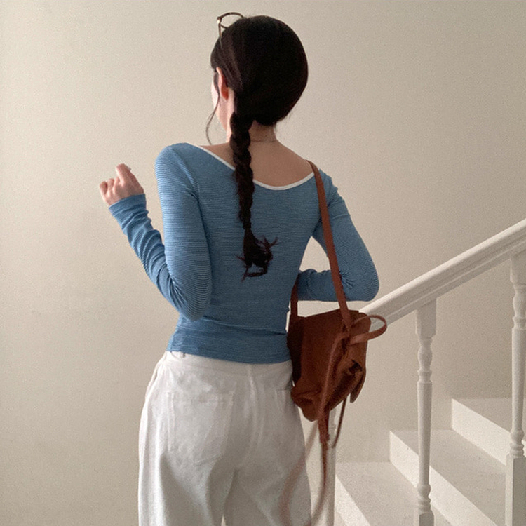 刺繍ポイントUネックストライプTシャツ BLUE