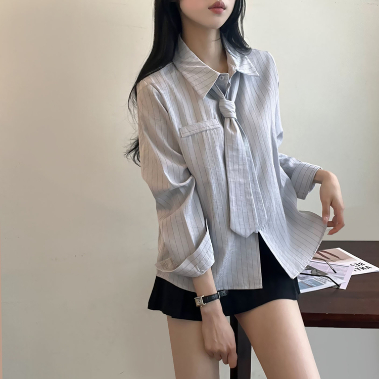 【タイ付き】ストライプルーズフィット長袖シャツ SKY BLUE