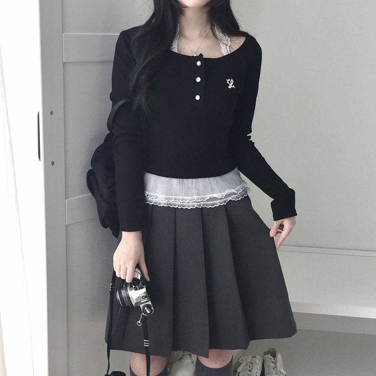 ホルターネックティアードレースレイヤードTシャツ