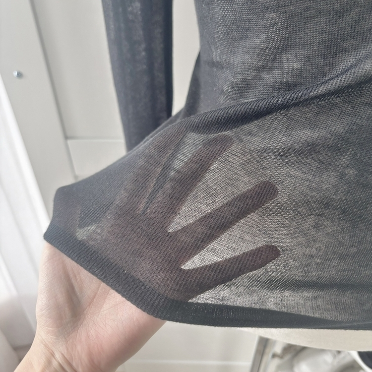 レイヤードシースルーラウンド長袖Tシャツ