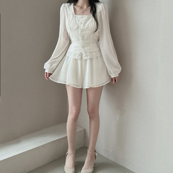 スクエアネックブラウス＋フレアミニスカート CREAM