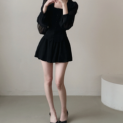 スクエアネックブラウス＋フレアミニスカート BLACK