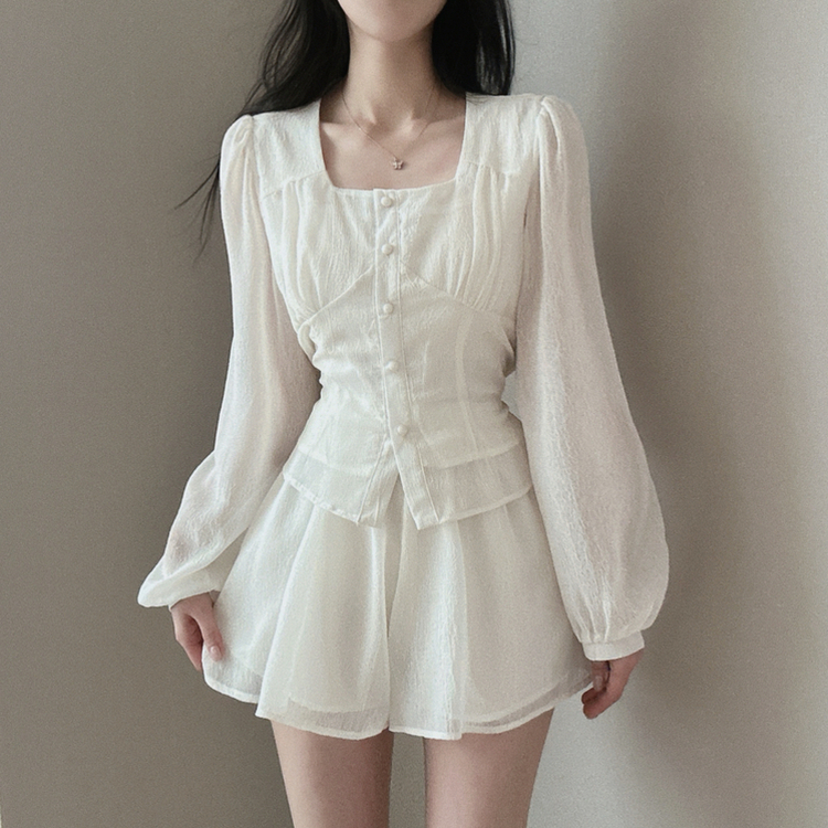 スクエアネックブラウス＋フレアミニスカート CREAM