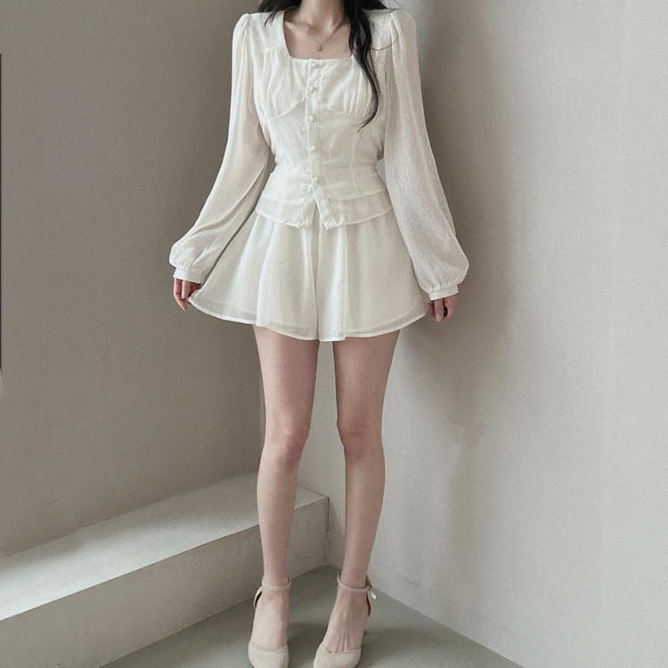 スクエアネックブラウス＋フレアミニスカート CREAM