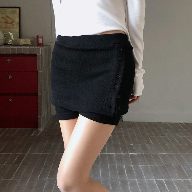 【起毛】ニットボタンスカートパンツ BLACK
