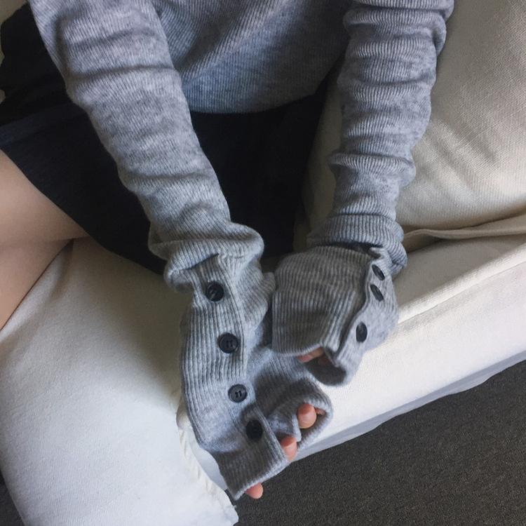 グリーンボタンリブVネックニットニット GREY