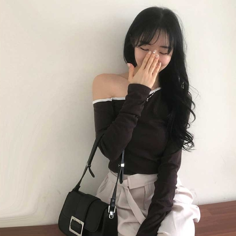 アンバランスワンオフショルダーTシャツ BROWN