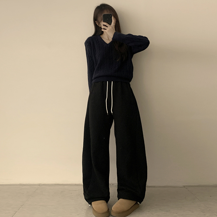 Vネック長袖ケーブルセミクロップニット(5color) NAVY