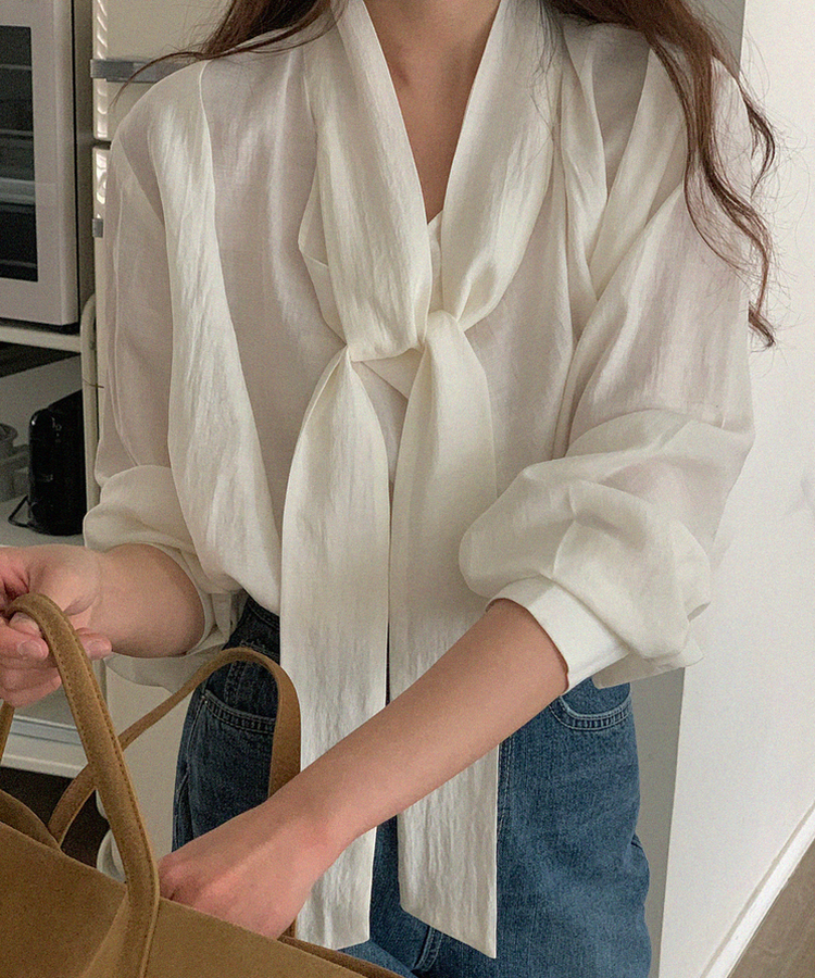 ビジューブラウス IVORY