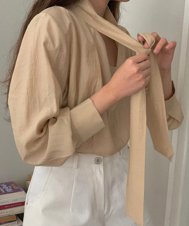 ビジューブラウス BEIGE