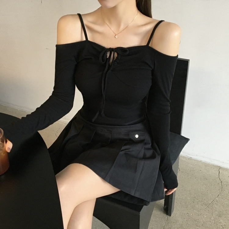 リボンホルターネックTシャツ BLACK