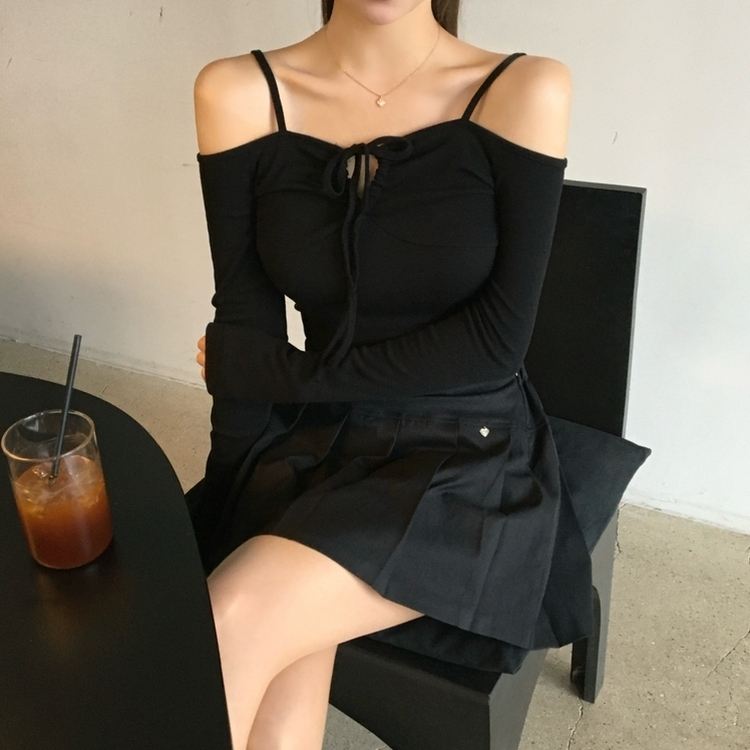 リボンホルターネックTシャツ BLACK