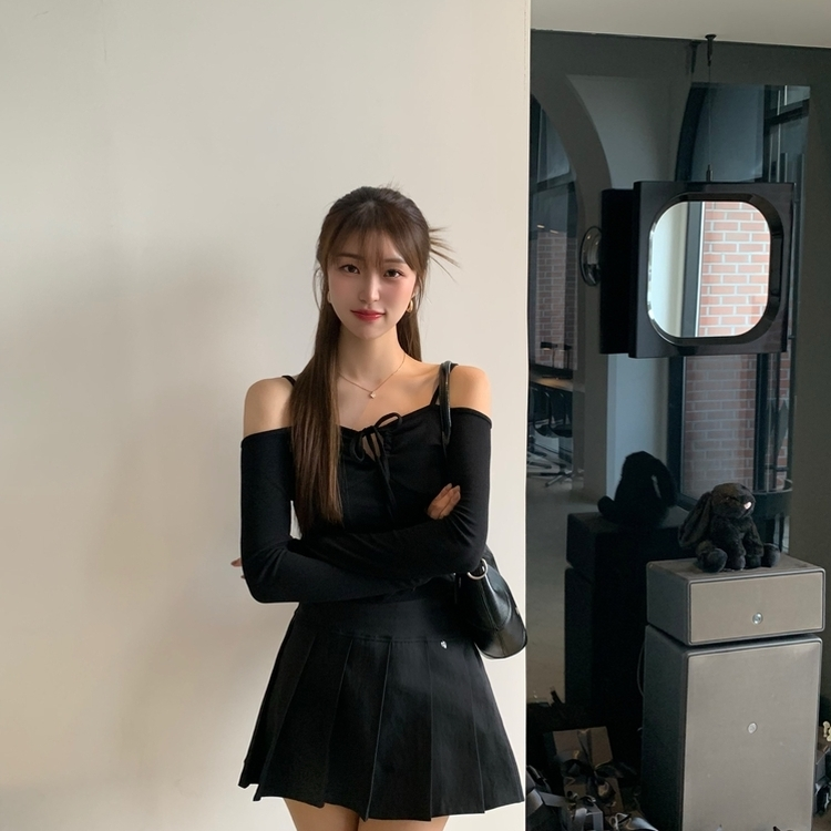 リボンホルターネックTシャツ BLACK