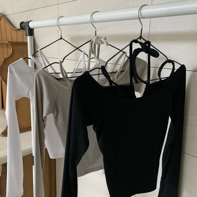 リボンホルターネックTシャツ