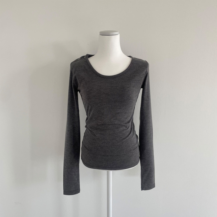 スナップボタンワンオフショルダー長袖Tシャツ